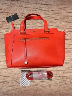 NWT - FURLA Genuine Italian Leather Purse